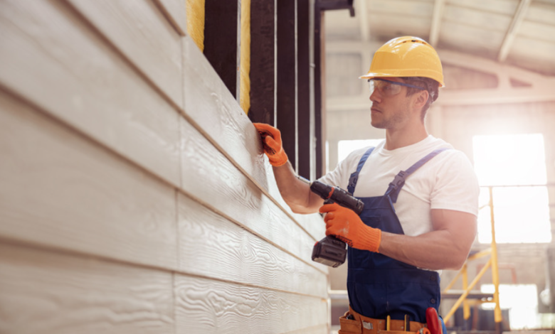 Collaborating With a Siding Contractor in Woodbury, MN: The Importance of Timing and Materials